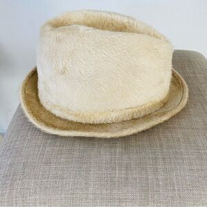 Golden Coach by Dobbs Vintage 1960s fedora fur 7 1/8